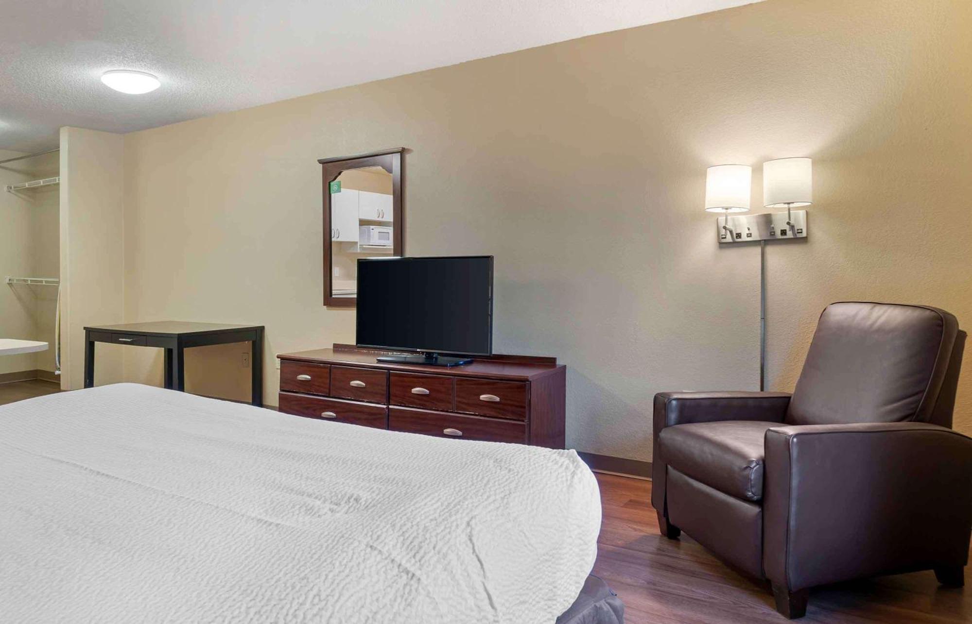 Extended Stay America Select Suites - Detroit - Novi - Haggerty Road Northville Екстер'єр фото